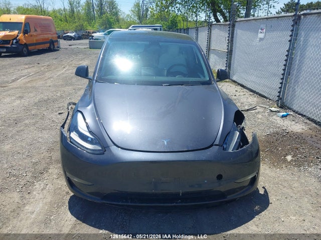 7SAYGDEE8RF071300 Tesla Model Y