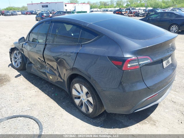 7SAYGDEE8RF071300 Tesla Model Y