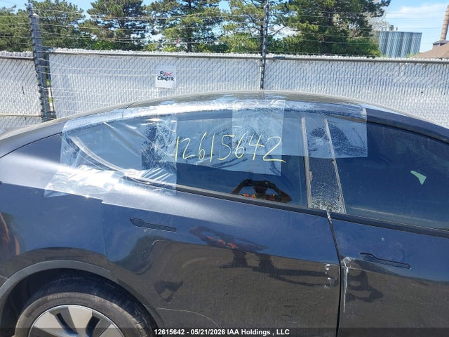 7SAYGDEE8RF071300 Tesla Model Y