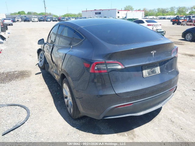 7SAYGDEE8RF071300 Tesla Model Y