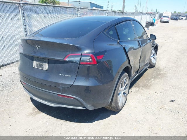 7SAYGDEE8RF071300 Tesla Model Y
