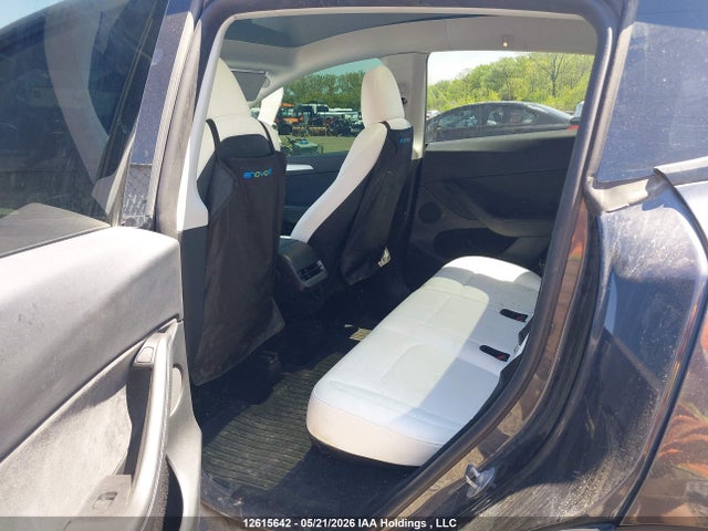 7SAYGDEE8RF071300 Tesla Model Y