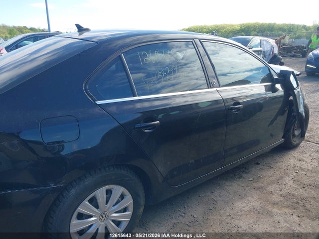 12615643 :رقم المزاد ، 3VWB67AJ5HM333968 vin ، 2017 Volkswagen Jetta Wolfsburg Edition مزاد بيع