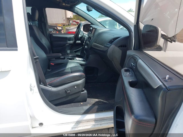 2C4RDGEGXJR242974 Dodge Grand Caravan Gt