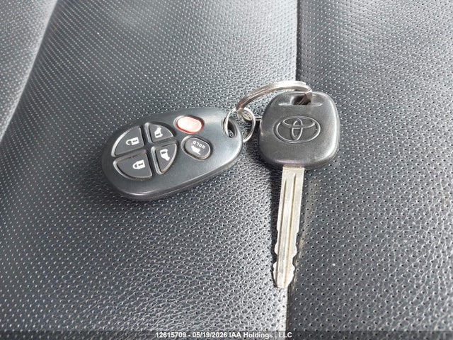 12615709 :رقم المزاد ، 5TDXK3DC7FS556777 vin ، 2015 Toyota Sienna Sport مزاد بيع
