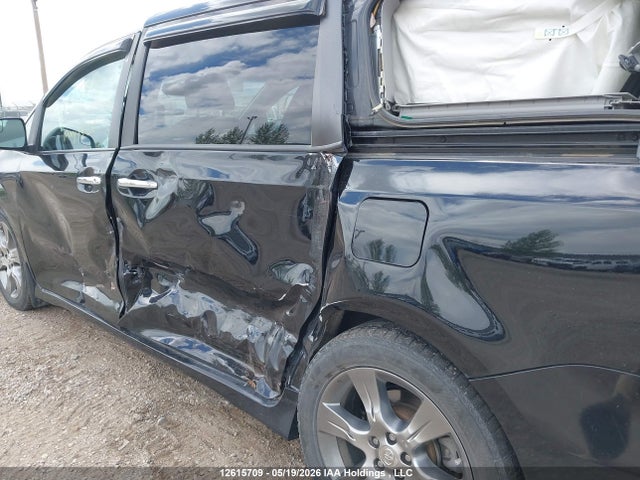 12615709 :رقم المزاد ، 5TDXK3DC7FS556777 vin ، 2015 Toyota Sienna Sport مزاد بيع