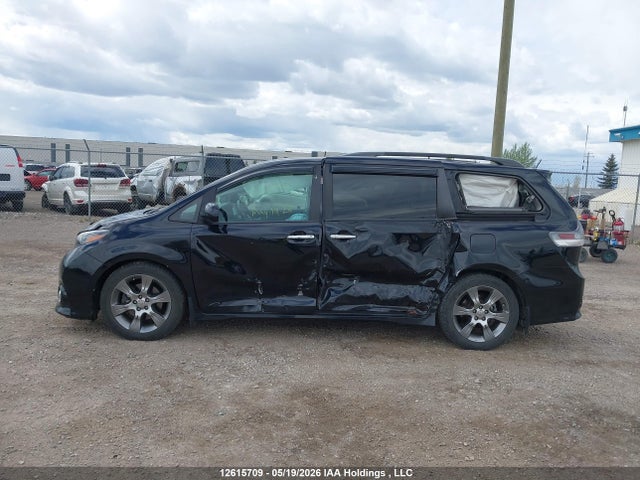 12615709 :رقم المزاد ، 5TDXK3DC7FS556777 vin ، 2015 Toyota Sienna Sport مزاد بيع
