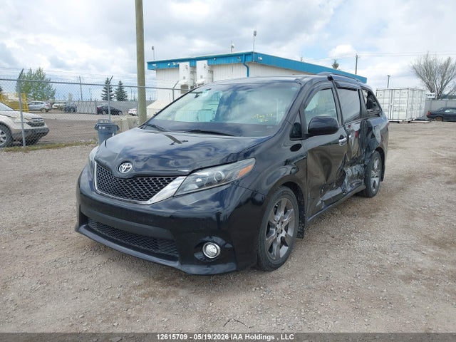 12615709 :رقم المزاد ، 5TDXK3DC7FS556777 vin ، 2015 Toyota Sienna Sport مزاد بيع