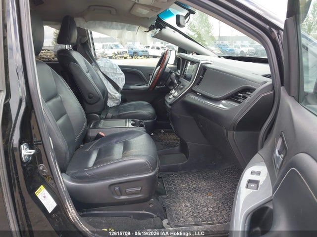 12615709 :رقم المزاد ، 5TDXK3DC7FS556777 vin ، 2015 Toyota Sienna Sport مزاد بيع