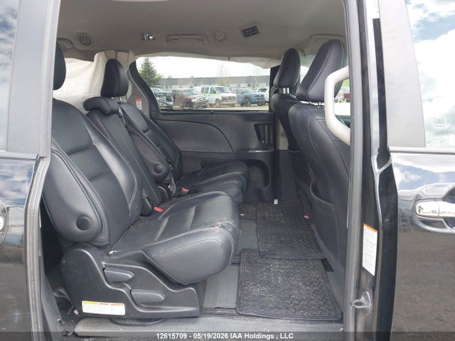 12615709 :رقم المزاد ، 5TDXK3DC7FS556777 vin ، 2015 Toyota Sienna Sport مزاد بيع