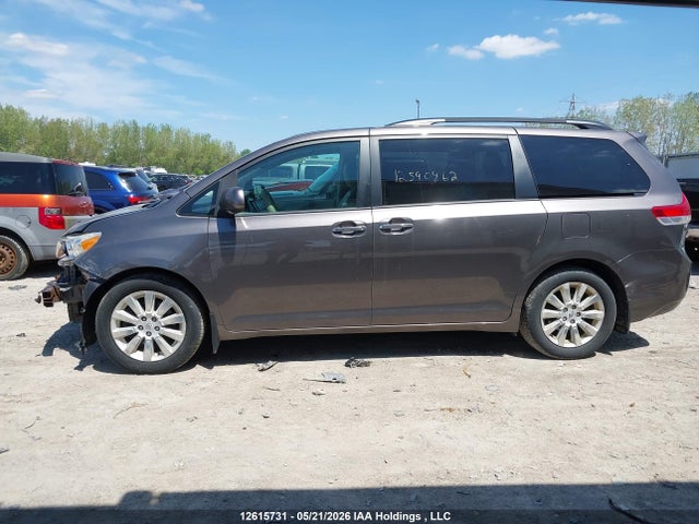 Aukcja sprzedaży 2012 Toyota Sienna, vin: 5TDDK3DC2CS044536, numer aukcji: 12615731