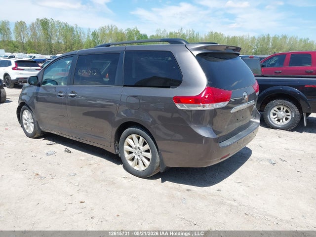 Aukcja sprzedaży 2012 Toyota Sienna, vin: 5TDDK3DC2CS044536, numer aukcji: 12615731