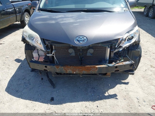 Aukcja sprzedaży 2012 Toyota Sienna, vin: 5TDDK3DC2CS044536, numer aukcji: 12615731
