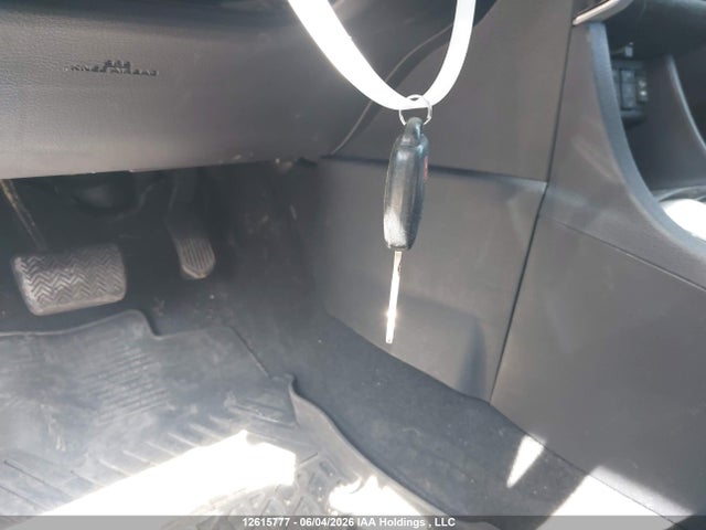 2T1BURHE3KC161999 Toyota Corolla