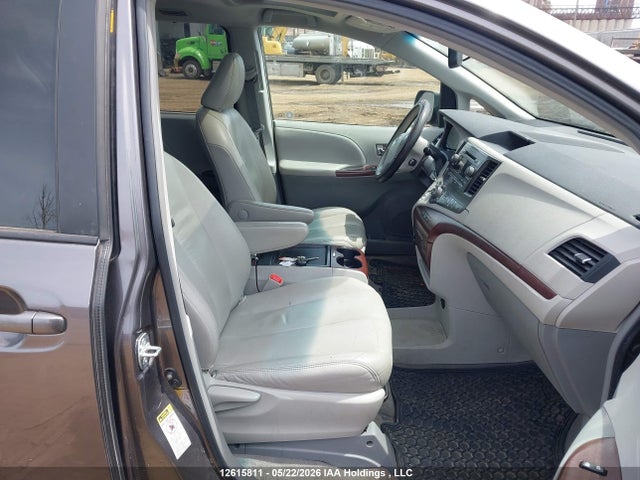Aukcja sprzedaży 2011 Toyota Sienna Xle 7 Passenger, vin: 5TDYK3DC6BS055703, numer aukcji: 12615811