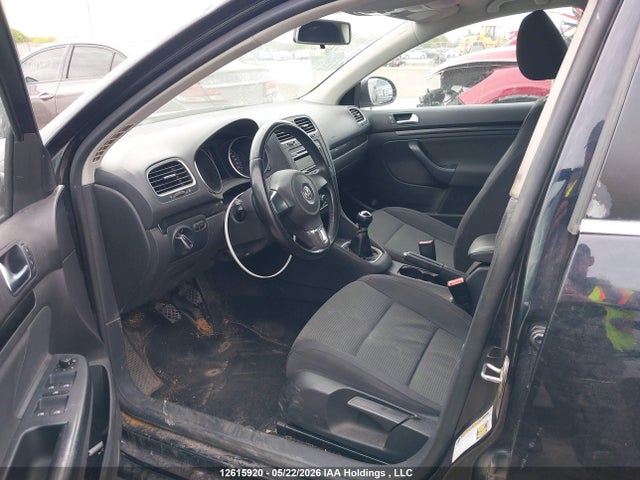 2011 Volkswagen Golf 2.5l Comfortline/2.5l Trendline მანქანა იყიდება აუქციონზე, vin: 3VWKX7AJ1BM621961, აუქციონის ნომერი: 12615920