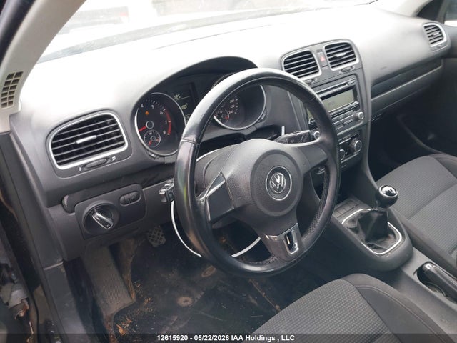 2011 Volkswagen Golf 2.5l Comfortline/2.5l Trendline მანქანა იყიდება აუქციონზე, vin: 3VWKX7AJ1BM621961, აუქციონის ნომერი: 12615920