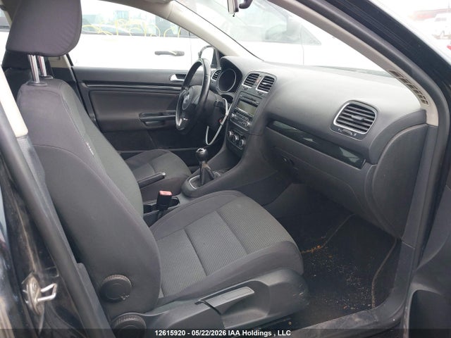 2011 Volkswagen Golf 2.5l Comfortline/2.5l Trendline მანქანა იყიდება აუქციონზე, vin: 3VWKX7AJ1BM621961, აუქციონის ნომერი: 12615920