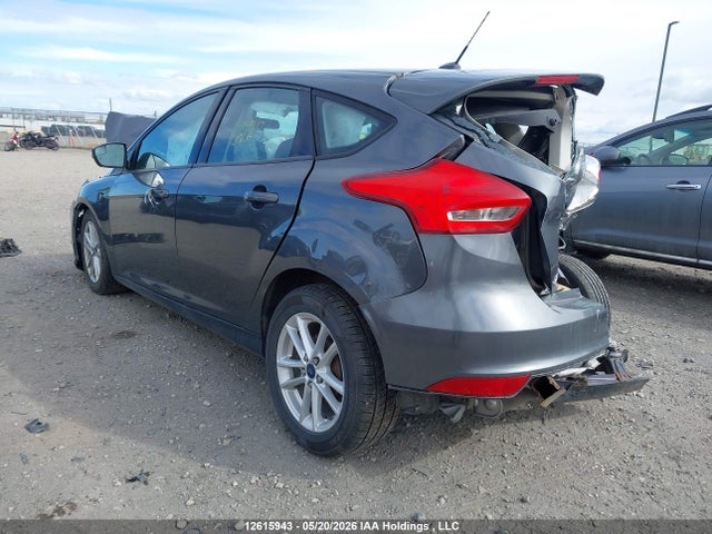 Ford FOCUS SE 2018 1FADP3K25JL317937 Image 3