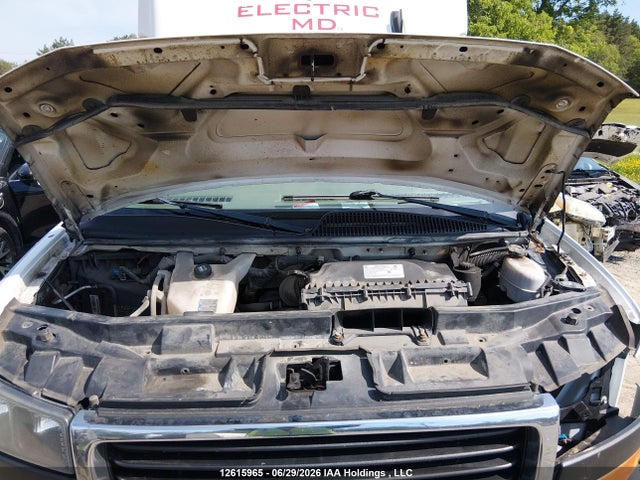 1GD07RFP2K1278640 GMC Savana Cutaway Work Van