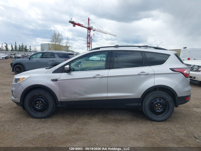 1FMCU9GD3HUD89697 Ford ESCAPE SE