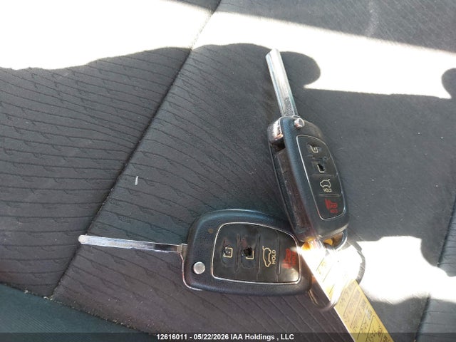 12616011 :رقم المزاد ، 5XYZUDLB0GG338650 vin ، 2016 Hyundai Santa Fe Sport مزاد بيع