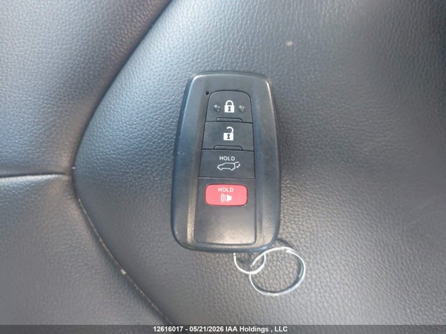 12616017 :رقم المزاد ، 5TDGBRCH5NS096727 vin ، 2022 Toyota Highlander Hybrid Hybrid مزاد بيع