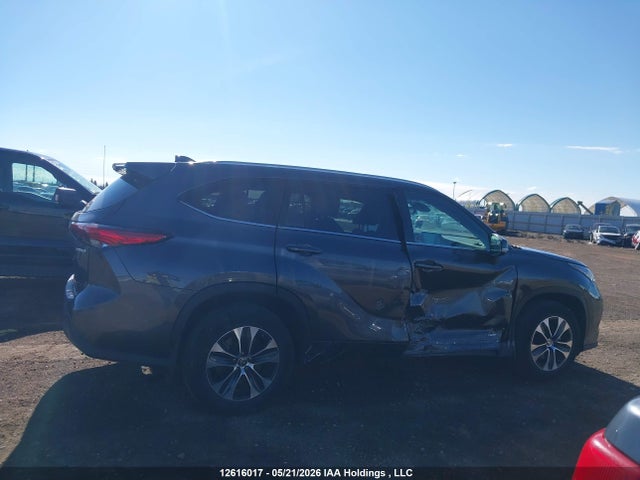 12616017 :رقم المزاد ، 5TDGBRCH5NS096727 vin ، 2022 Toyota Highlander Hybrid Hybrid مزاد بيع