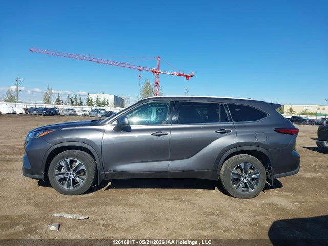 12616017 :رقم المزاد ، 5TDGBRCH5NS096727 vin ، 2022 Toyota Highlander Hybrid Hybrid مزاد بيع