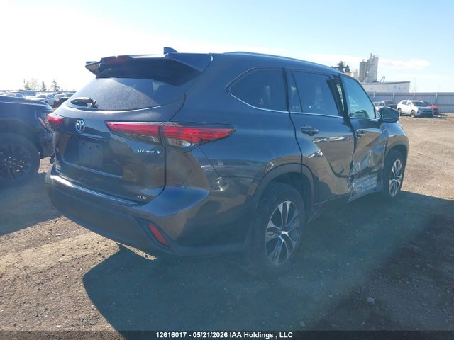 12616017 :رقم المزاد ، 5TDGBRCH5NS096727 vin ، 2022 Toyota Highlander Hybrid Hybrid مزاد بيع