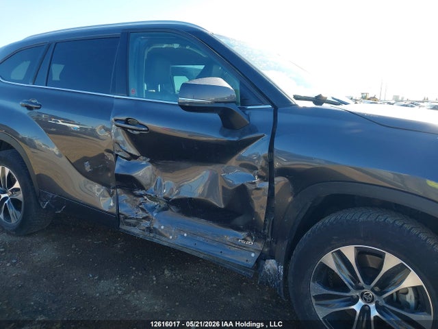 12616017 :رقم المزاد ، 5TDGBRCH5NS096727 vin ، 2022 Toyota Highlander Hybrid Hybrid مزاد بيع