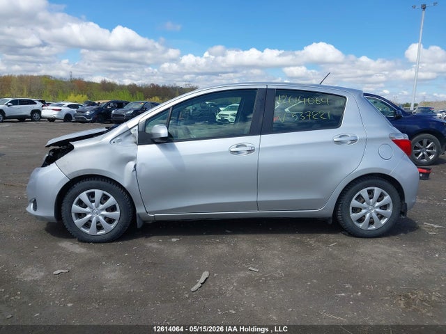 12614064 :رقم المزاد ، JTDKTUD32CD537221 vin ، 2012 Toyota Yaris Le مزاد بيع