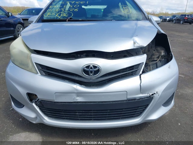 12614064 :رقم المزاد ، JTDKTUD32CD537221 vin ، 2012 Toyota Yaris Le مزاد بيع