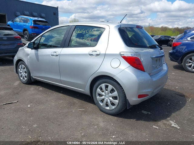 12614064 :رقم المزاد ، JTDKTUD32CD537221 vin ، 2012 Toyota Yaris Le مزاد بيع