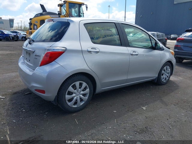 12614064 :رقم المزاد ، JTDKTUD32CD537221 vin ، 2012 Toyota Yaris Le مزاد بيع