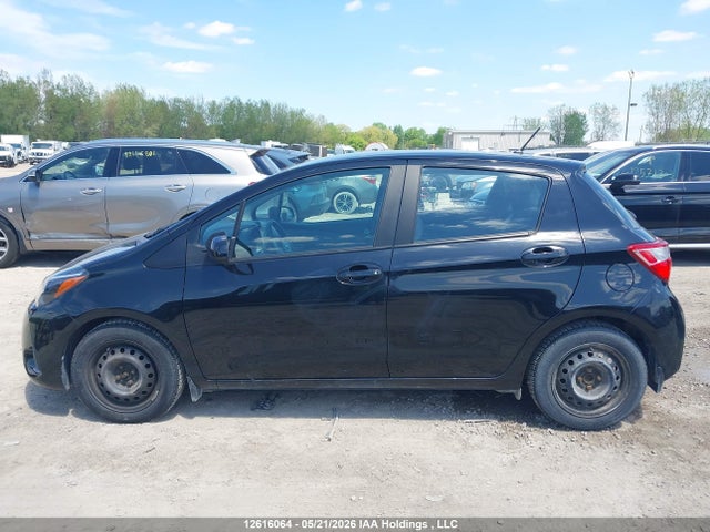 VNKKTUD33JA086449 Toyota Yaris L/le/se