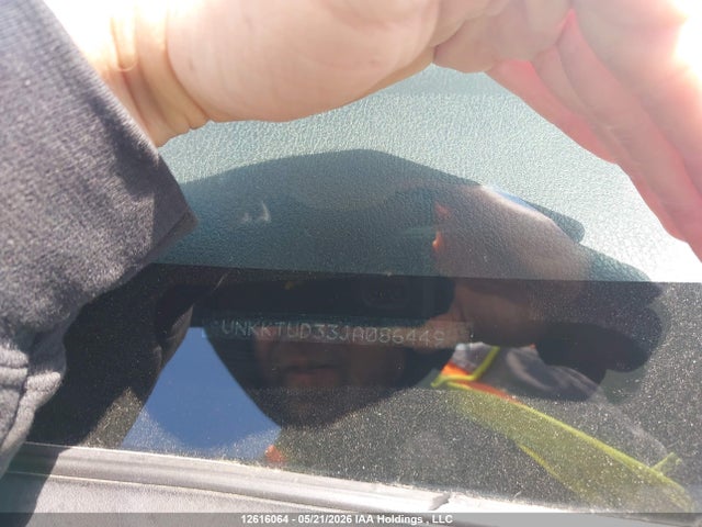 VNKKTUD33JA086449 Toyota Yaris L/le/se