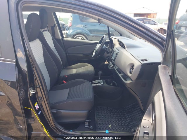 VNKKTUD33JA086449 Toyota Yaris L/le/se