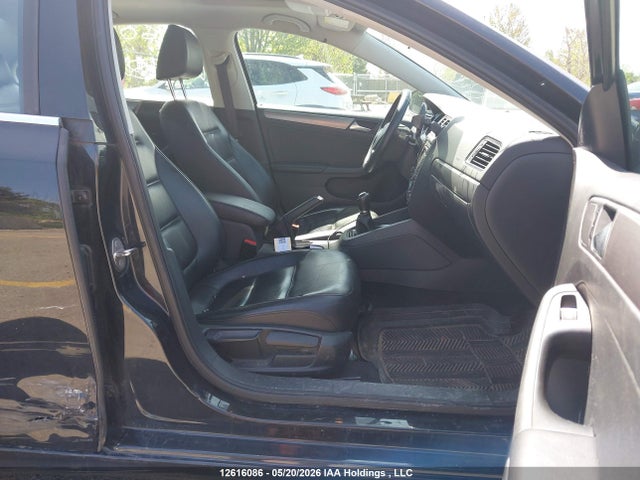 Aukcja sprzedaży 2015 Volkswagen Jetta 1.8 Tsi Highline, vin: 3VWG07AJ2FM338386, numer aukcji: 12616086