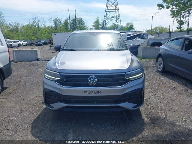 Продаж на аукціоні авто 2022 Volkswagen Tiguan Comfortline R-line Black Edition, vin: 3VV8B7AX0NM027545, номер лоту: 12616089
