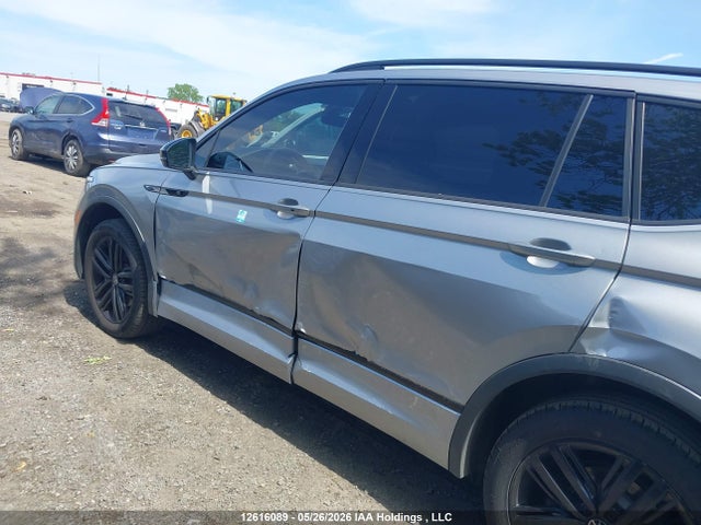 Продаж на аукціоні авто 2022 Volkswagen Tiguan Comfortline R-line Black Edition, vin: 3VV8B7AX0NM027545, номер лоту: 12616089