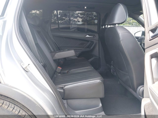Продаж на аукціоні авто 2022 Volkswagen Tiguan Comfortline R-line Black Edition, vin: 3VV8B7AX0NM027545, номер лоту: 12616089
