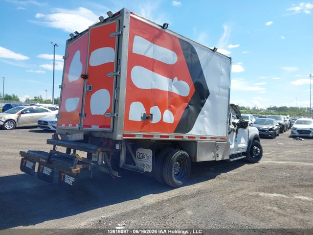 Ford F550 Super Duty 2025 1FDUF5HT5SDA00885 Image 4