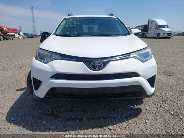 12616154 :رقم المزاد ، 2T3BFREV4JW703470 vin ، 2018 Toyota Rav4 Le مزاد بيع