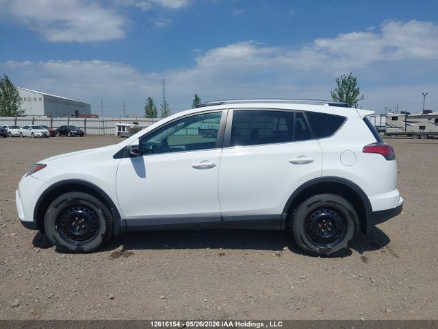 12616154 :رقم المزاد ، 2T3BFREV4JW703470 vin ، 2018 Toyota Rav4 Le مزاد بيع