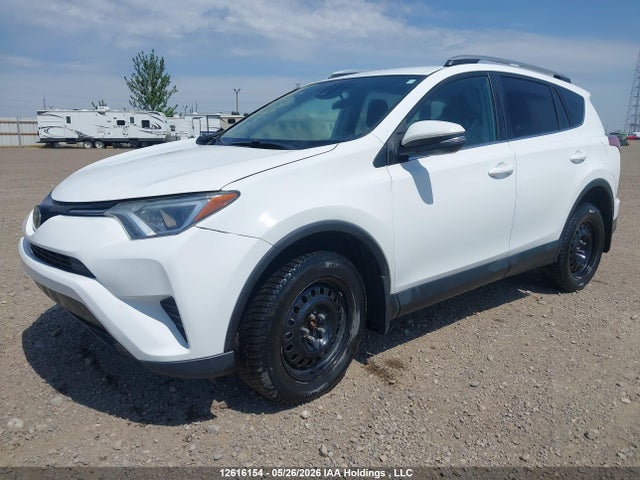 12616154 :رقم المزاد ، 2T3BFREV4JW703470 vin ، 2018 Toyota Rav4 Le مزاد بيع