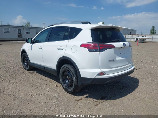 12616154 :رقم المزاد ، 2T3BFREV4JW703470 vin ، 2018 Toyota Rav4 Le مزاد بيع