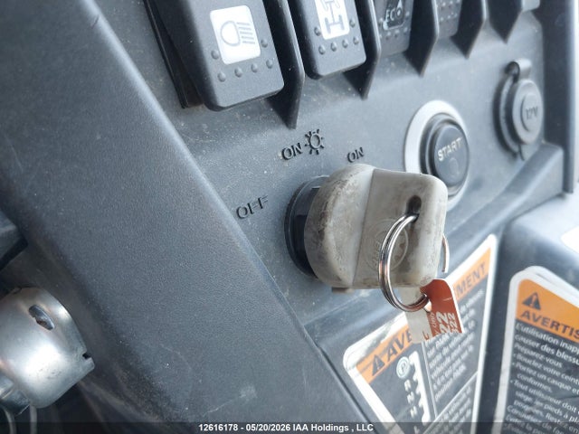 2018 Can-am Commander 800r Xt მანქანა იყიდება აუქციონზე, vin: 3JBKKAN22JJ000104, აუქციონის ნომერი: 12616178