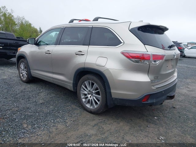 Продажа на аукционе авто 2016 Toyota Highlander Xle, vin: 5TDJKRFH2GS342928, номер лота: 12616187