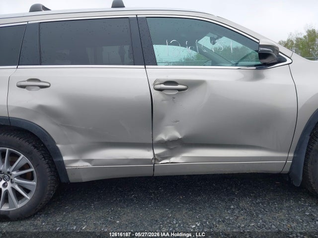Продажа на аукционе авто 2016 Toyota Highlander Xle, vin: 5TDJKRFH2GS342928, номер лота: 12616187